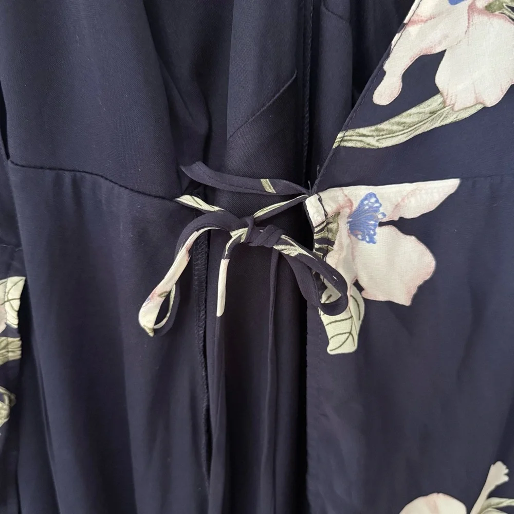 Lulus Navy Blue & Cream Floral Print Wrap Maxi Dress Medium - Picture 11 of 11